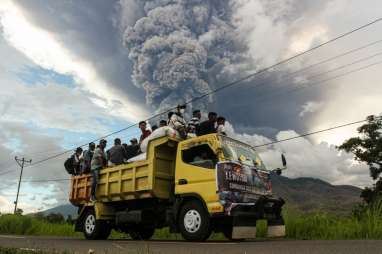 5 Gunung Kompak Meletus Hari Ini, dari Semeru hingga Marapi