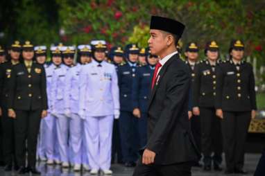 Gibran Minta Maaf Telat ke Acara PGI Gara-gara Bagi Buku dan Susu ke Warga Toraja