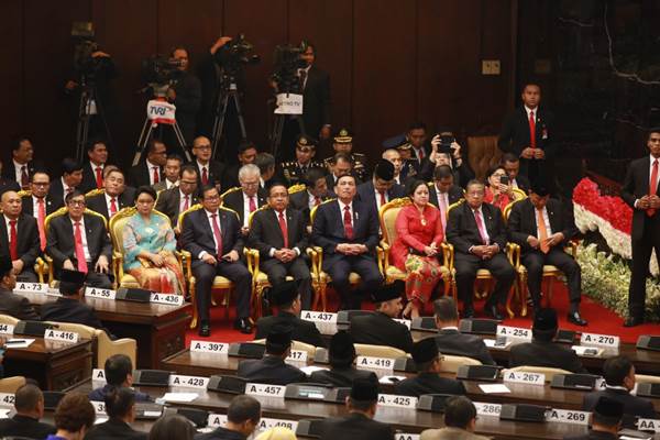 Presiden dan Wapres Memasuki Ruang Sidang