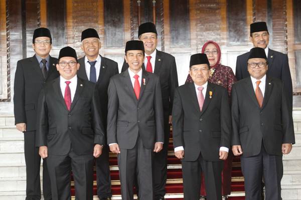 Presiden dan Wapres Foto Besama dengan Ketua DPR