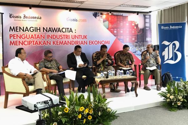 Faisal Basri Menjadi Pembicara Pertama Dalam Diskusi