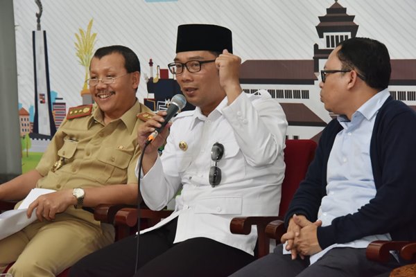 Ridwan Kamil Nyoblos di TPS Dekat Rumah Pribadi