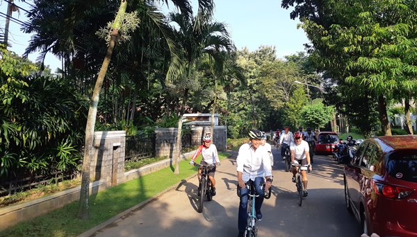 Gubernur Ganjar Gowes Sepeda ke TPS 1 Kelurahan Gajah Mungkur, Semarang