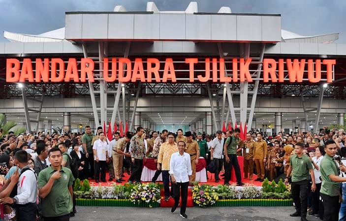 Presiden Jokowi Resmikan Terminal Baru Bandara Tjilik Riwut