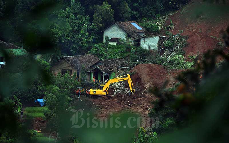 Bencana Tanah Longsor Di Nganjuk Jawa Timur Tujuh Korban Masih Dalam Pencarian 9422