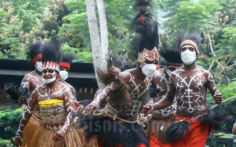 Pertunjukan Tari Wakuru Meriahkan Kamoro Art Exhibition & Sale 2021