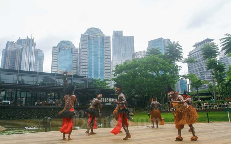 Pertunjukan Tari Wakuru Meriahkan Kamoro Art Exhibition & Sale 2021