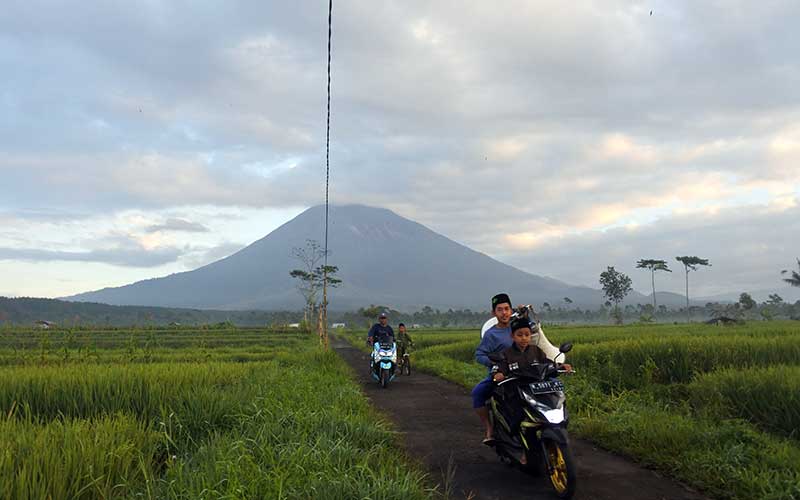 Gunung Semeru Masih Berstatus Siaga, PVMBG Menghimbau Masyarakat Untuk ...