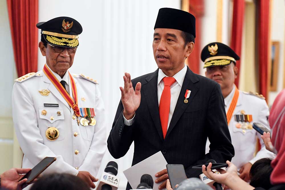 Presiden Jokowi Lantik Sri Sultan Hamengku Buwono X Sebagai Gubernur Diy