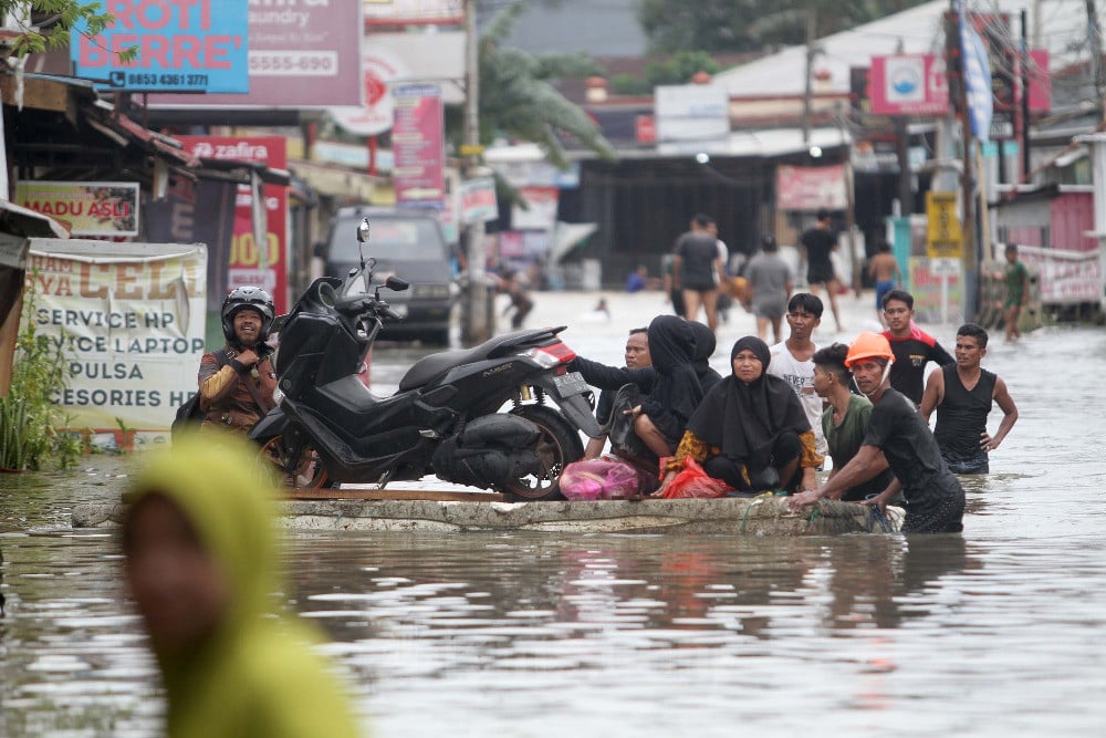 Intensitas Hujan Tinggi, Ribuan Rumah Di Makassar Terendam Banjir