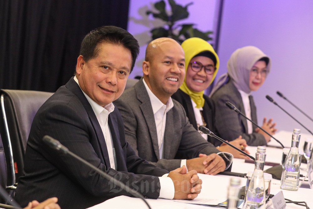 Direktur Utama PT Bank Syariah Indonesia Tbk (BSI) Hery Gunardi memberikan paparan kinerja triwulan IV 2022 di Jakarta, Rabu (1/2/2023). Bisnis/Abdurachman