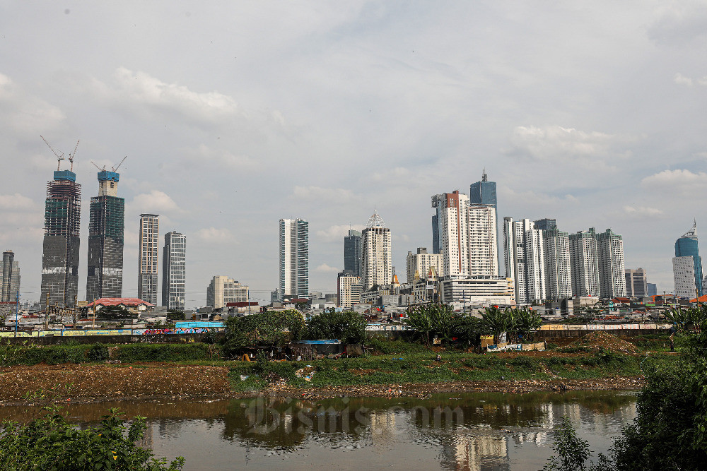 Jajaran gedung bertingkat di Jakarta, Senin (6/2/2023). Badan Pusat Statistik (BPS) melaporkanÂ pertumbuhan ekonomi IndonesiaÂ mencapai 5,31 persen sepanjang 2022. Capaian itu merupakan yang tertinggi sejak 2013. Bisnis/Abdurachman