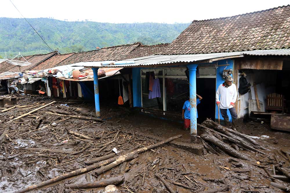 Puluhan Rumah Di Bondowoso Tergenang Material Lumpur Dampak Banjir Bandang Bisnis Com