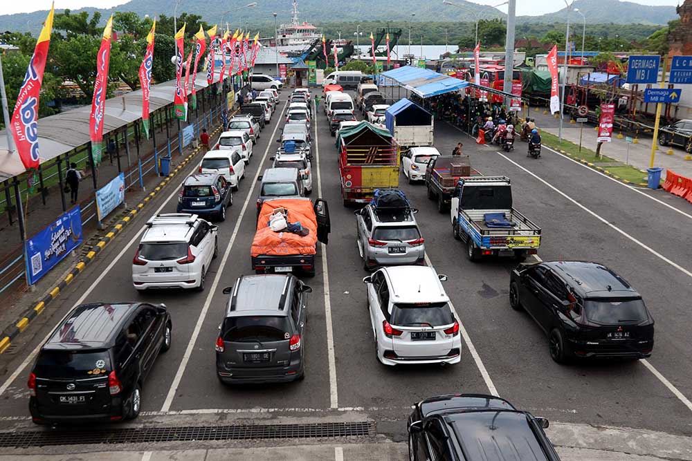 Pelabuhan Gilimanuk Mulai Dipadati Pemudik 0112