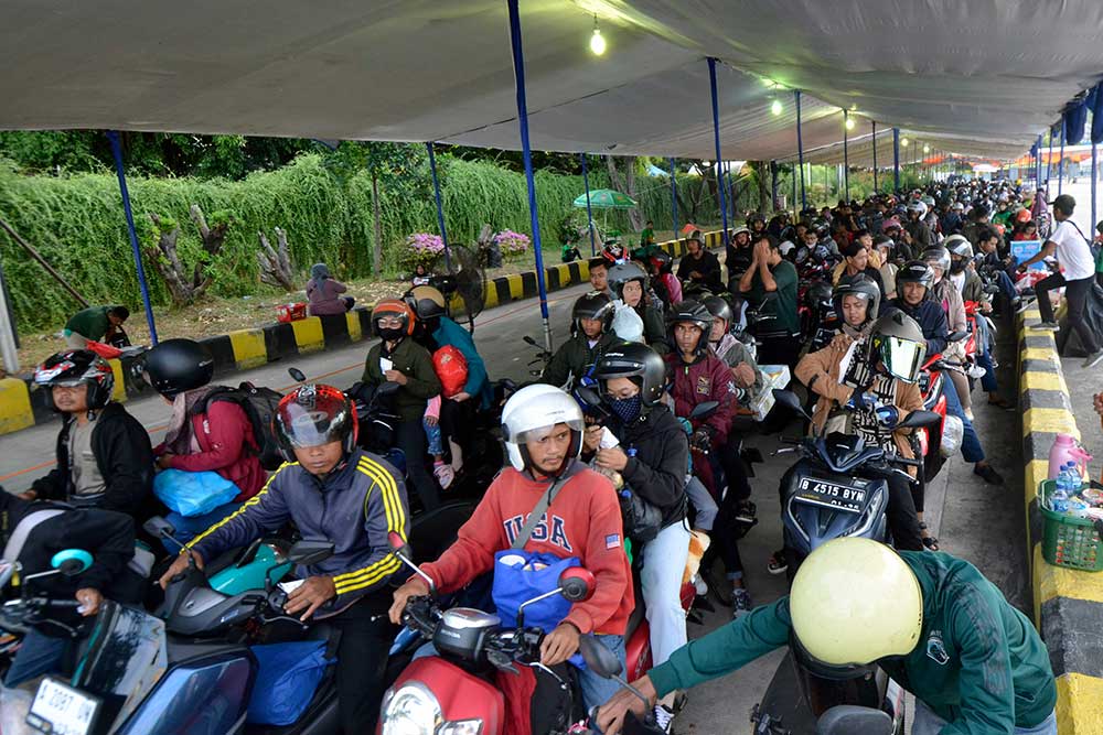 Pelabuhan Bakauheni Mulai Dipadati Pemudik Yang Akan Kembali Ke Jakarta