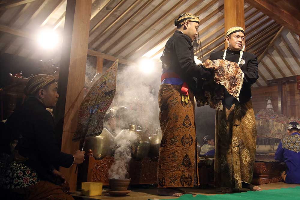 Jamasan Pusaka Dan Barongan Di Kediri