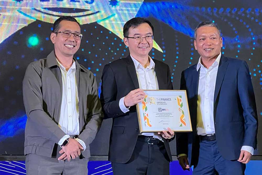 BRI Life Raih Dua Penghargaan Dalam Ajang Top 20 Financial Award 2023