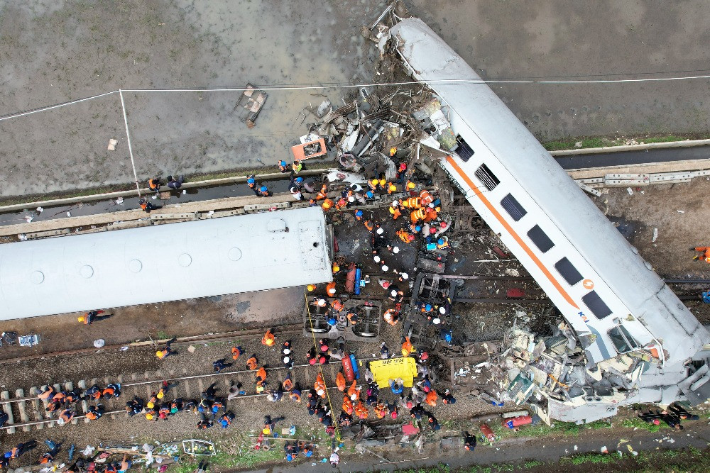 Tragedi Tabrakan 2 Kereta Api di Cicalengka 