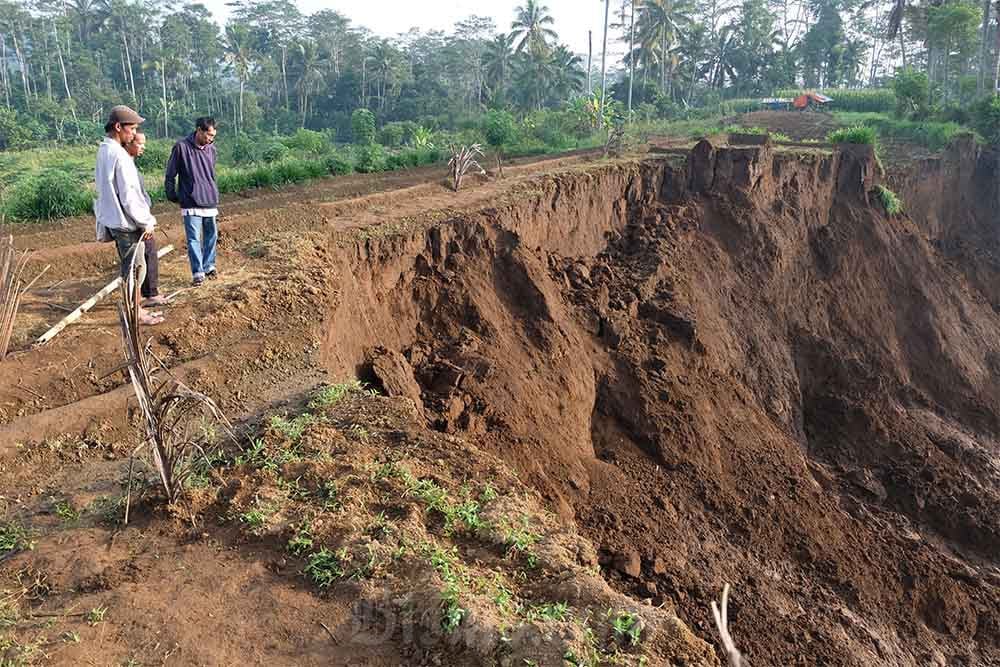 Tanah Longsor Di Temanggung