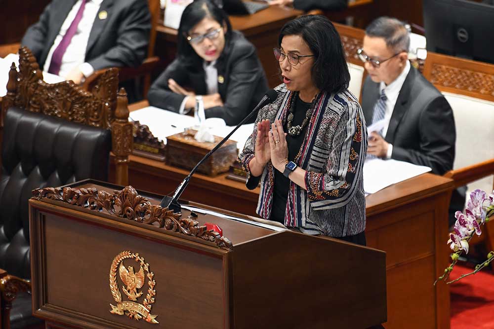 Menteri Keuangan Sri Mulyani Sampaikan Tanggapan Pemerintah Saat Rapat Paripurna DPR