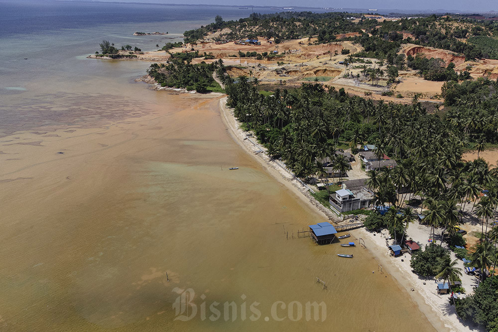 Pantai Teluk Mata Ikan Batam Tercemar, Air Laut Keruh Diduga Tambang Ilegal