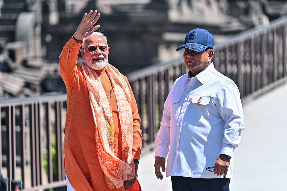 Prabowo dan PM India Narendra Modi Tinjau Kerja Sama Restorasi Candi Prambanan
