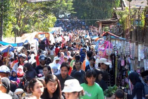  'Ritual' wisata di Punclut Bandung yang menyegarkan