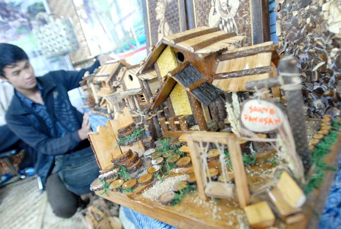 FOTO: Tawarkan miniatur rumah ke Jepang