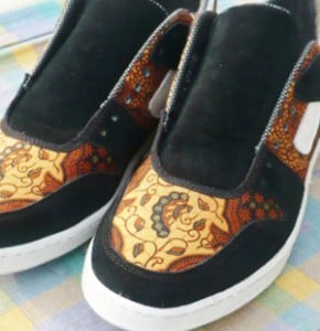  Sae Collection kembangkan sepatu bermotif batik