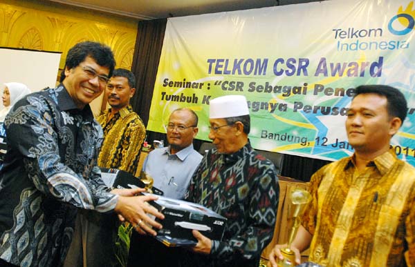  FOTO:CSR Award Telkom