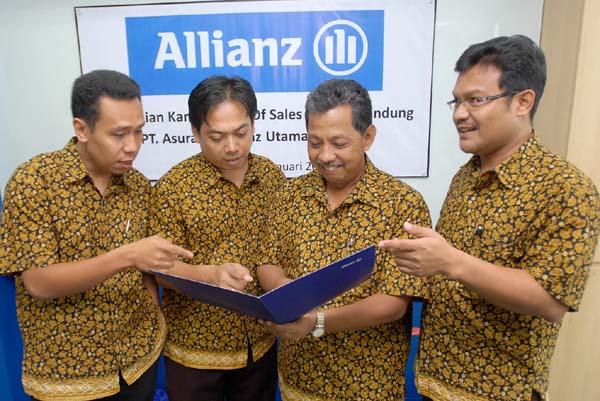  FOTO: Peresmian kantor Allianz Bandung 