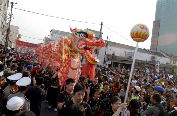  FOTO: Kirab Cap Go Meh 2011 Bandung