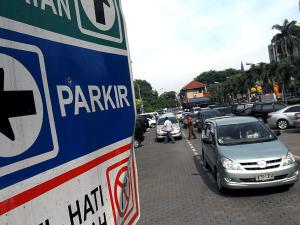  Dikuasai pihak ketiga, pendapatan parkir di Karawang rendah