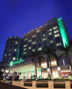  Hotel Holiday Inn Bandung dukung Earth Hour 2011