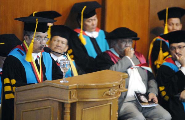  FOTO: Jusuf Kalla dianugerahi gelar Doktor Honoris Causa 