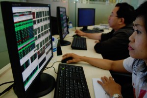  Duh, saham GIAA tak pernah capai Rp750