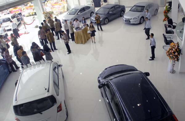  FOTO: Pasar mobil pasca gempa dan tsunami Jepang