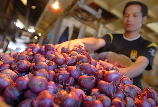  FOTO: Bawang impor geser bawang lokal