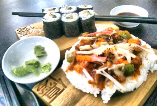  Ayo cicipi pizza rasa sushi