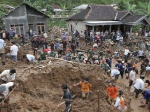  Kabar umum: 6 Penambang tewas tertimbun longsor