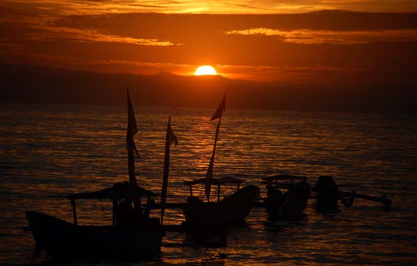  FOTO: Wisatawan serbu Pantai Pangandaran