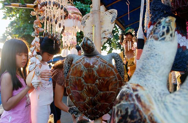  FOTO: Penjual cenderamata khas Pantai Pangandaran