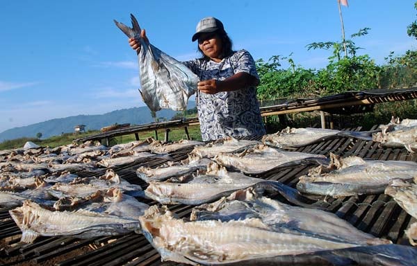  FOTO: Sentra penjualan asin jambal