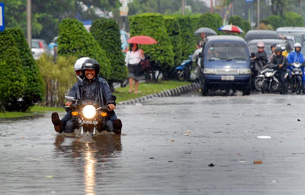  FOTO: Hujan deras, Bandung diserang banjir