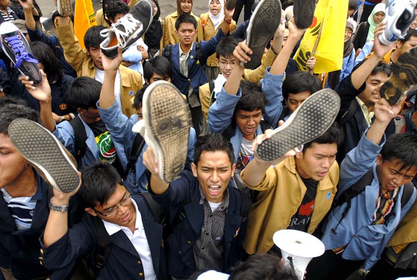  FOTO: Mahasiswa tuntut pendidikan murah