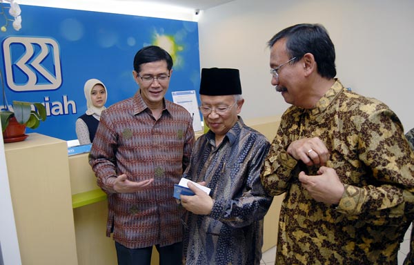  FOTO: Pembukaan kantor kas BRI Syariah Unisba