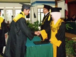  Ikopin wisuda 190 mahasiswa 