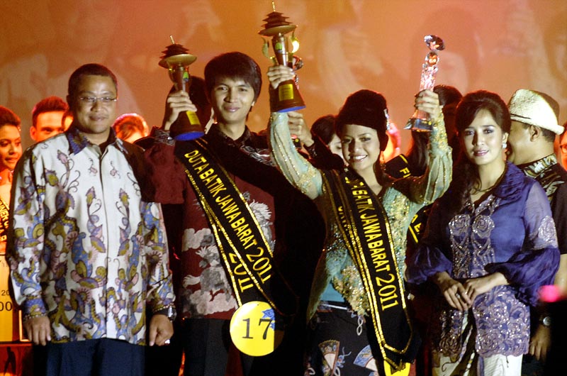  FOTO:Malam puncak penganugerahan Pemilihan Duta Batik Jawa Barat 2011