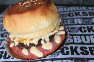  KULINER: Burgerocks, rasanya benar-benar garang