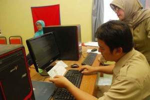  Pelayanan KTP online di Bekasi terganggu sinyal